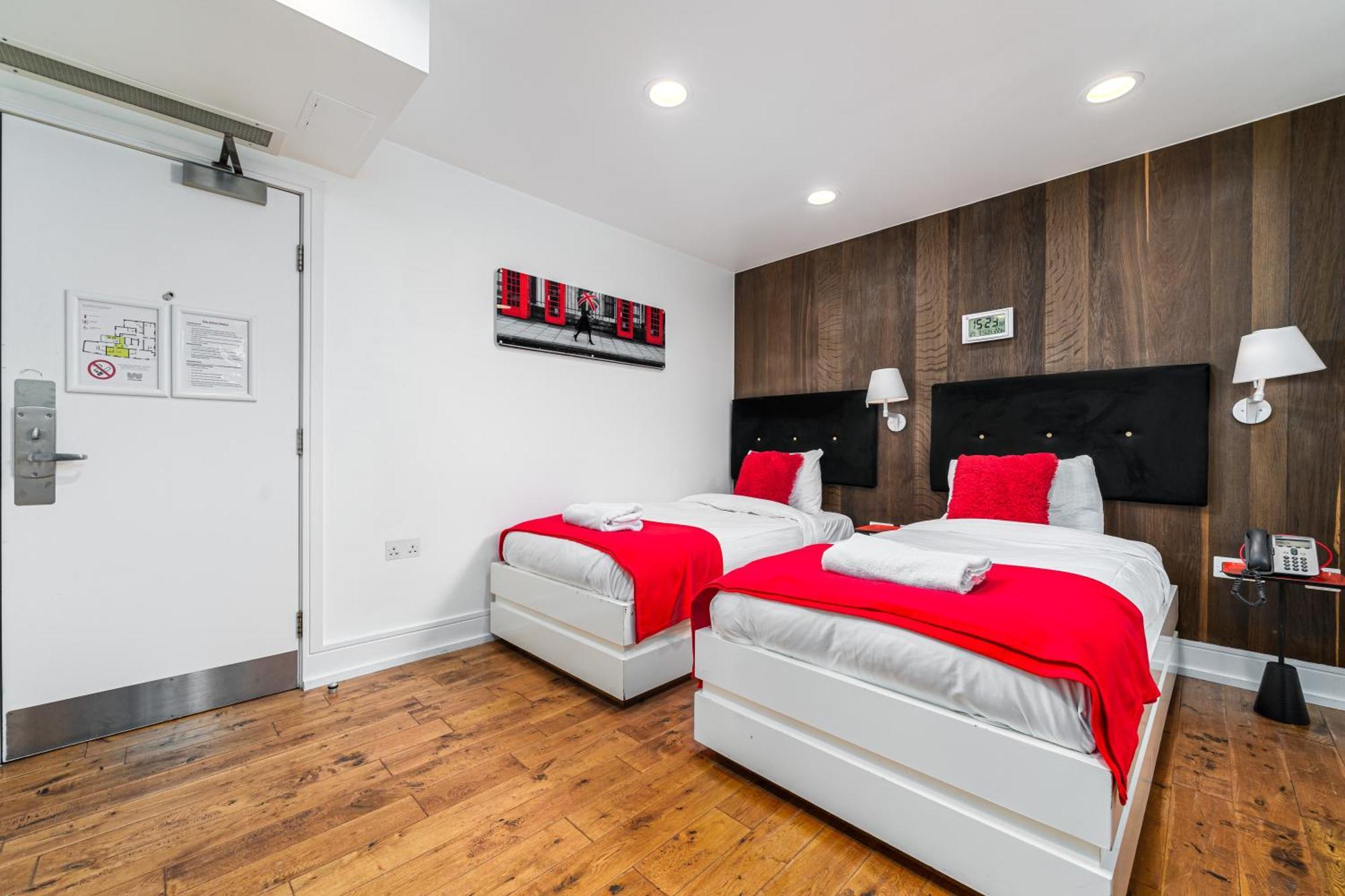 The Whitechapel 4*