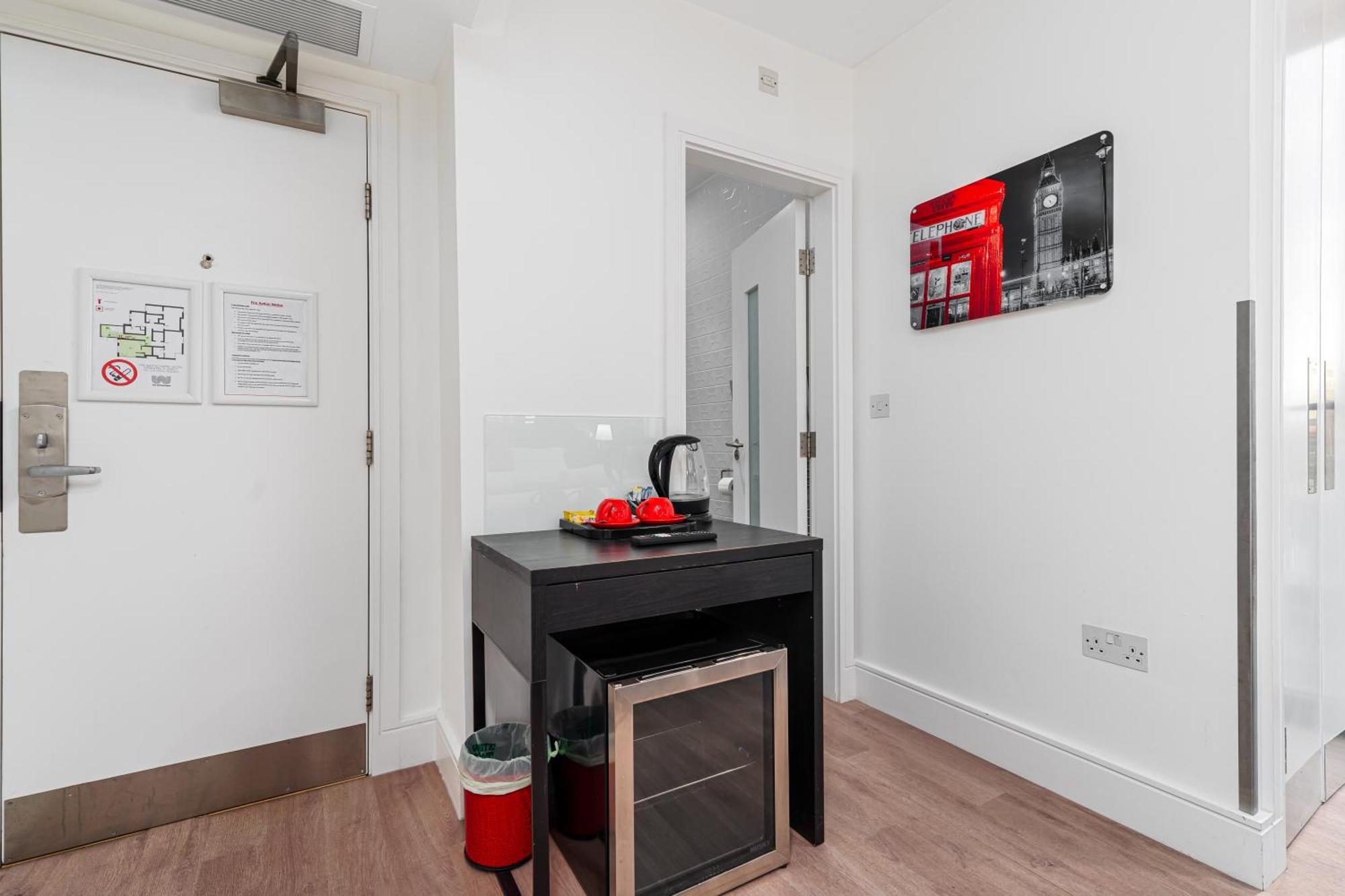 The Whitechapel 4*