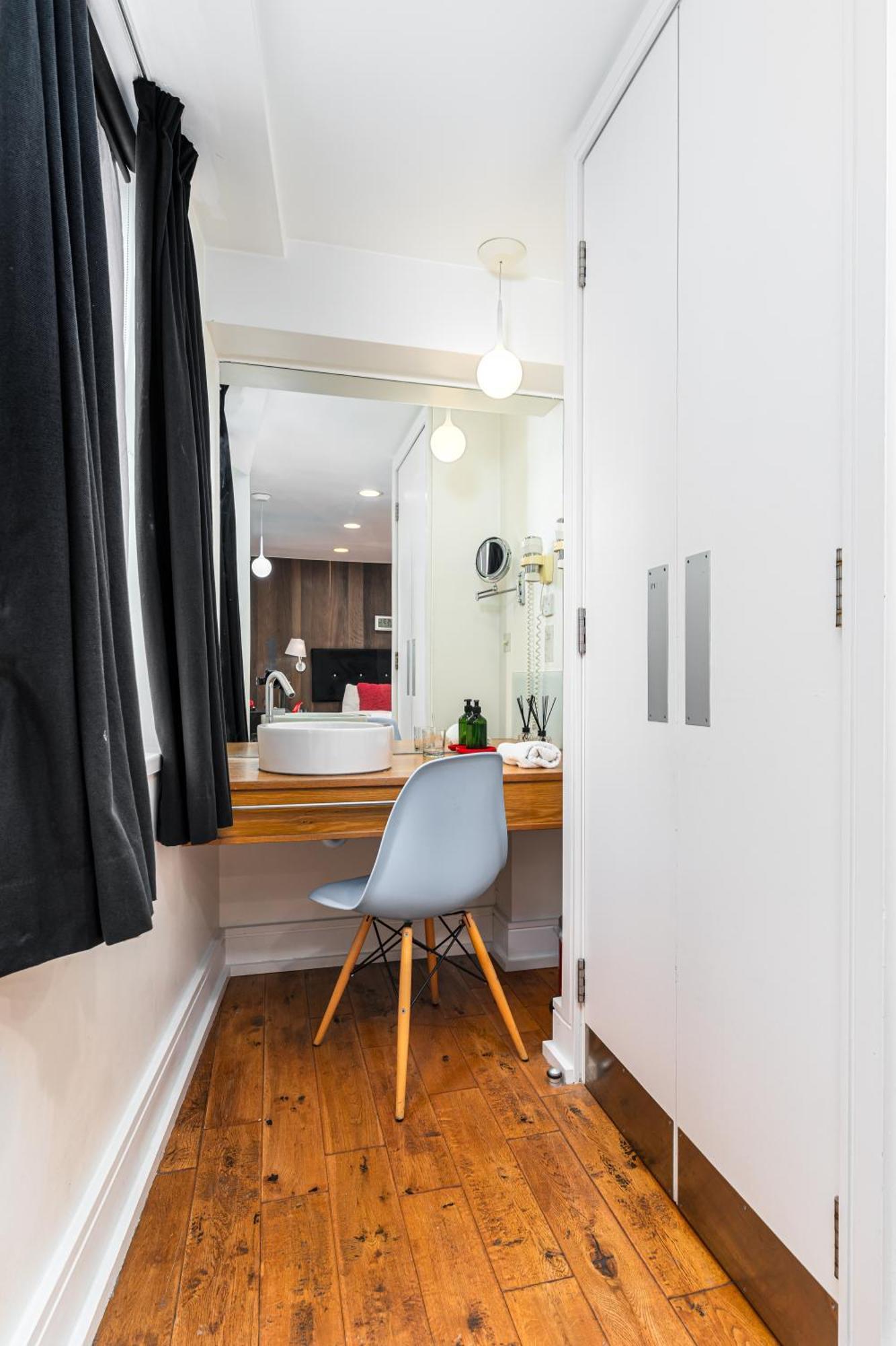 Hotel The Whitechapel 4*