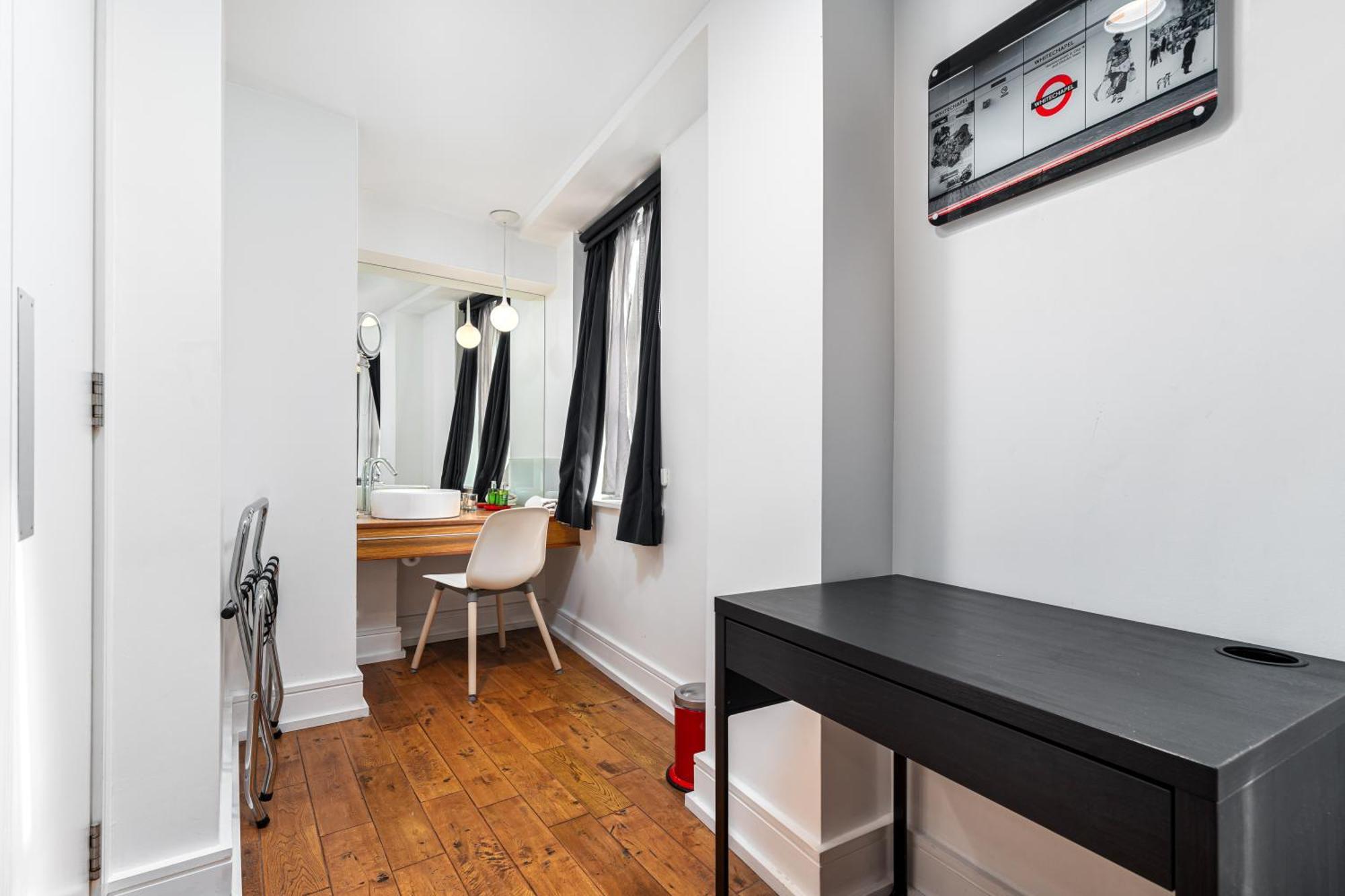 The Whitechapel 4* London