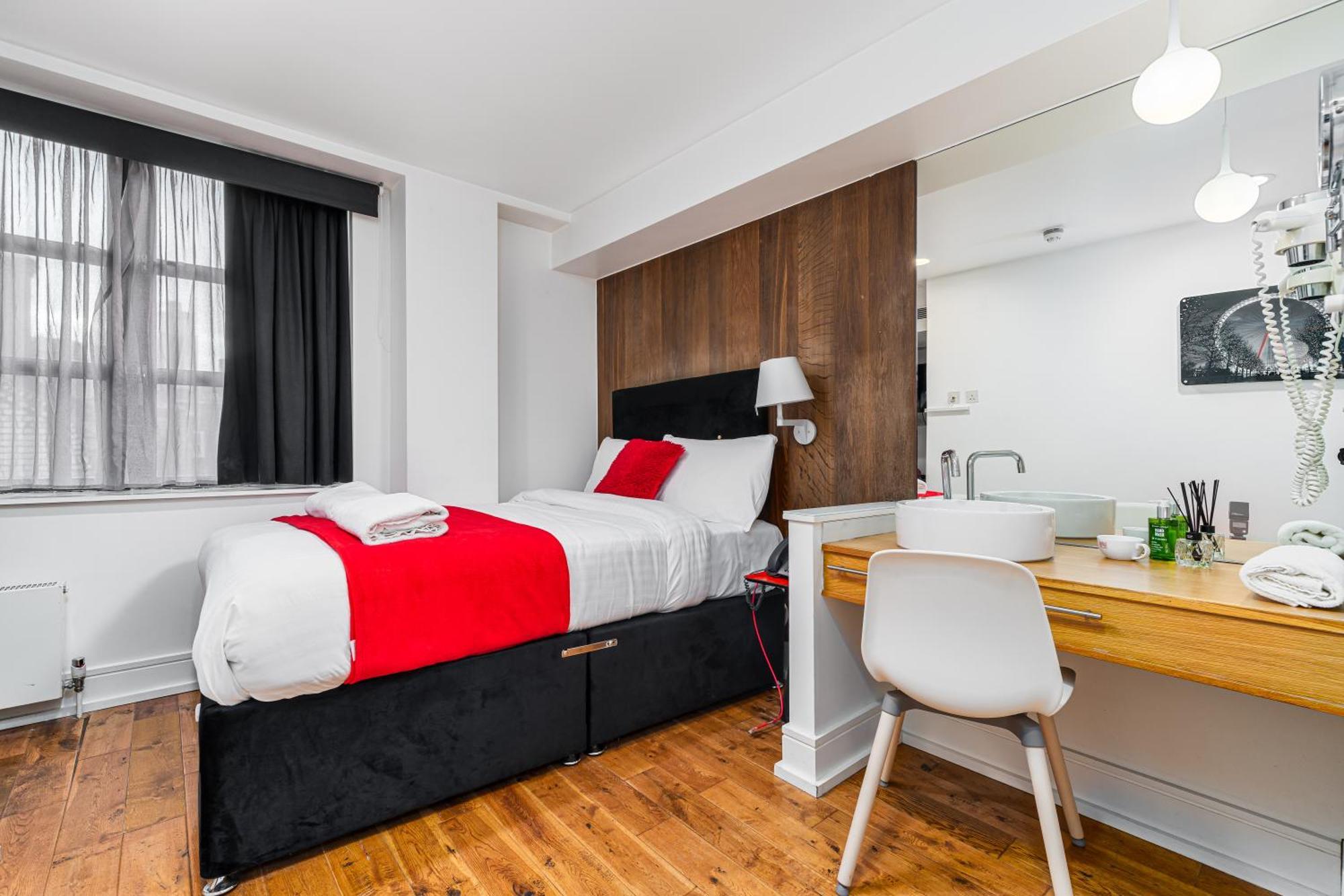 Hotel The Whitechapel 4*