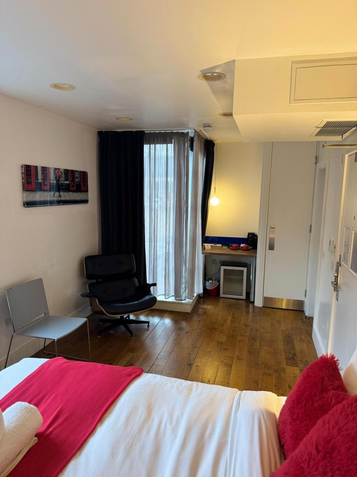 The Whitechapel Hotel 4*